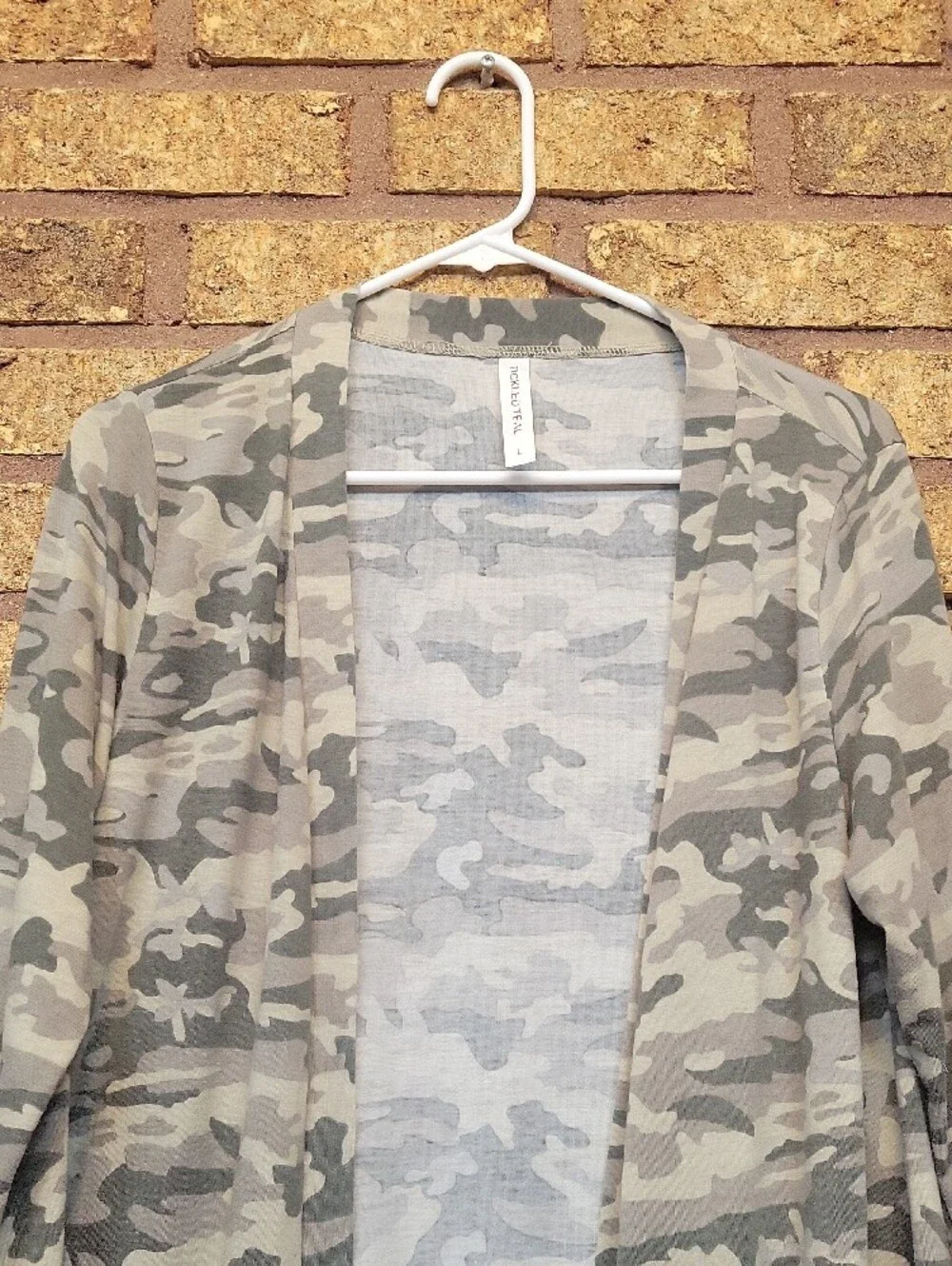 Tickled Teal Women's Camo Open-Front Cardigan Size Large Stretch